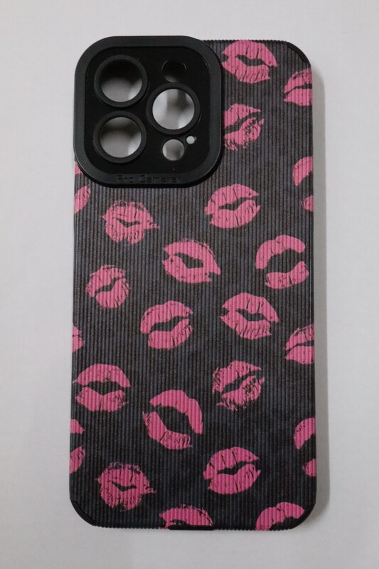 מגן Iphone 13 Pink Kisses